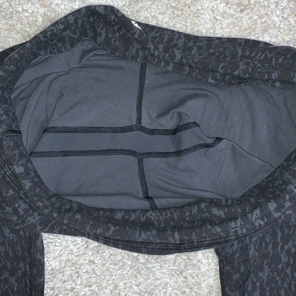 Lululemon- Sz 14- Cropped-ish Aligns- Black Cheetah Print- Pilling - Picture 10 of 12